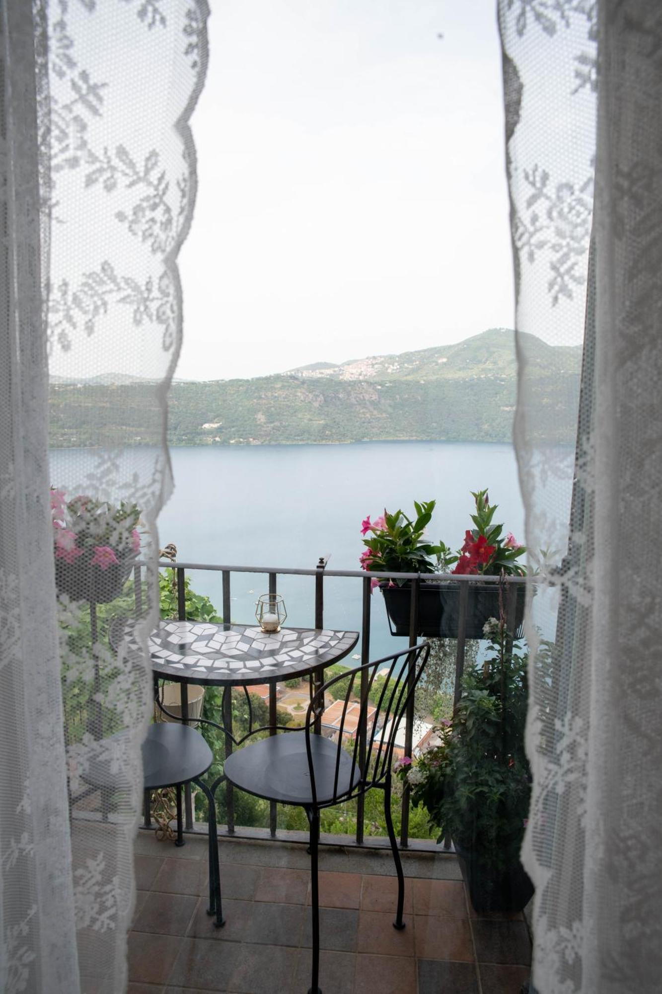 B&B Carpe Diem Vista Lago Castel Gandolfo Kültér fotó